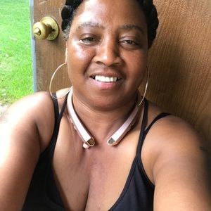 Meet your Posher, Evelyn